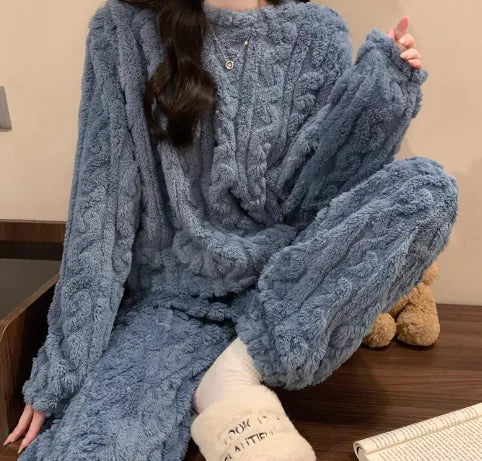 Fashion Coral Fleece Pajama Set for Fall Winter