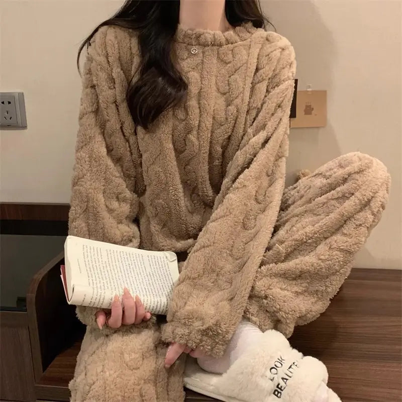 Fashion Coral Fleece Pajama Set for Fall Winter