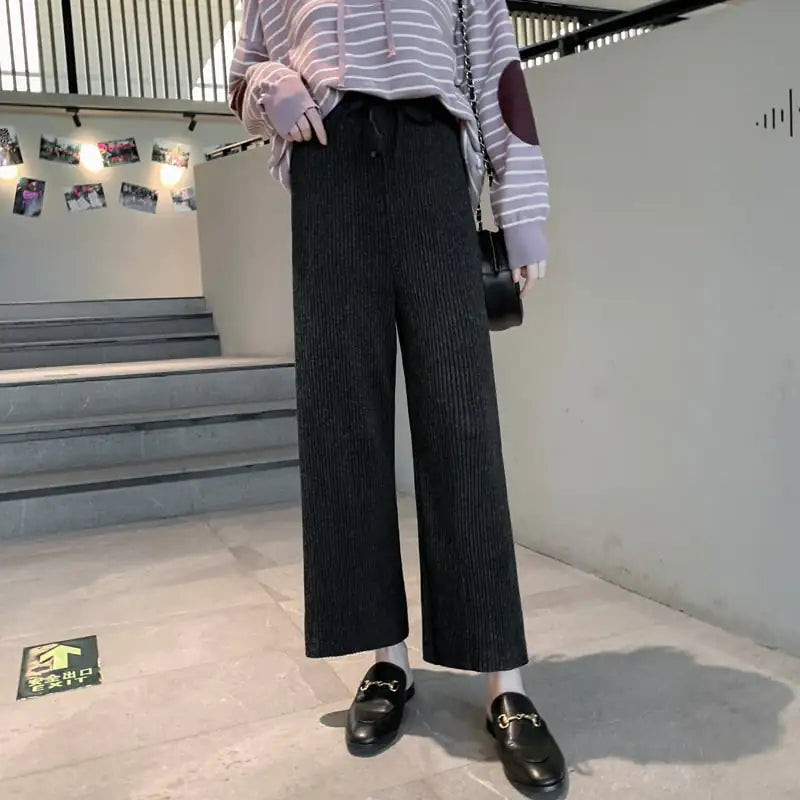 Two-Piece Knitted Nursing Clothing with Wide-Leg Pants