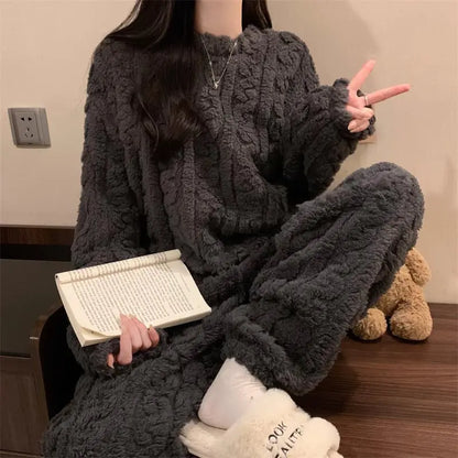Fashion Coral Fleece Pajama Set for Fall Winter